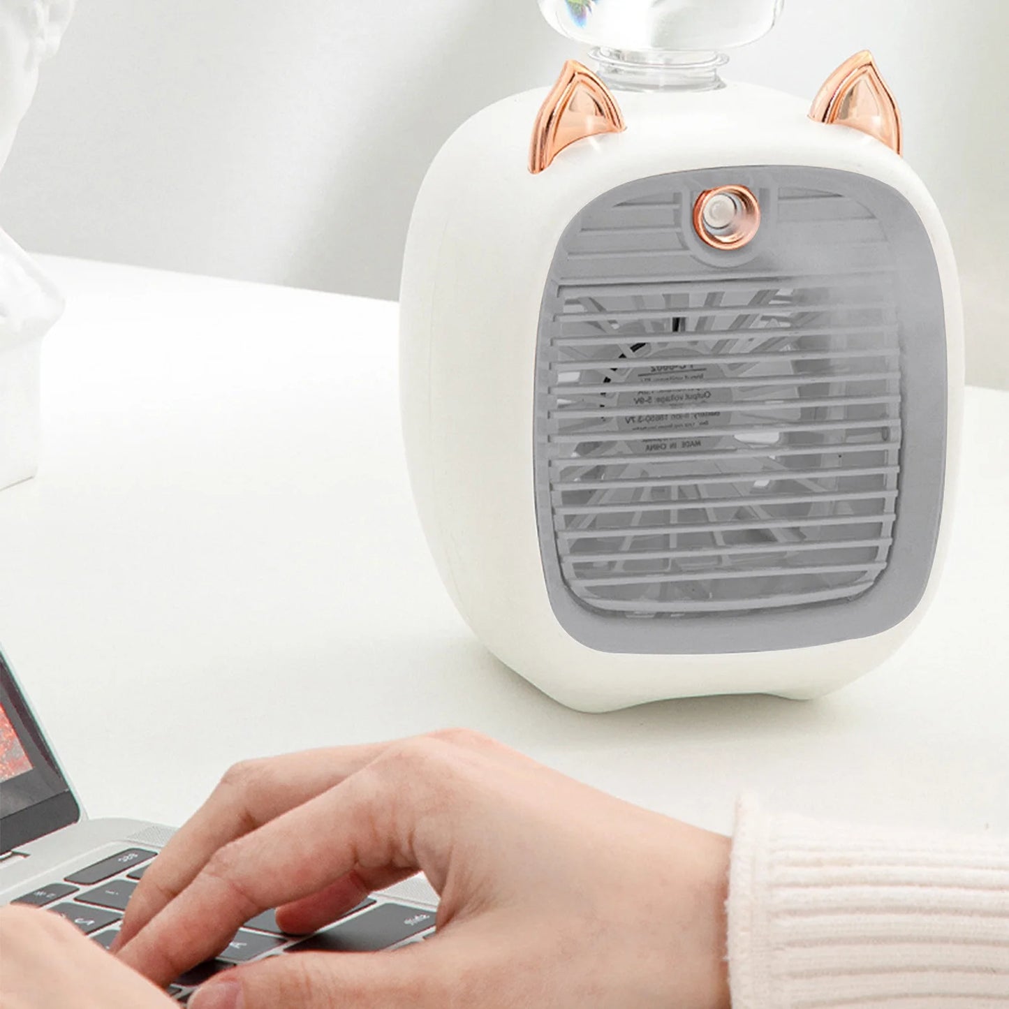 Water Air-Conditioning Fan, Mini Fan, USB Fan, Desktop Turbo Spray Humidification Cooler Small Fan Savings